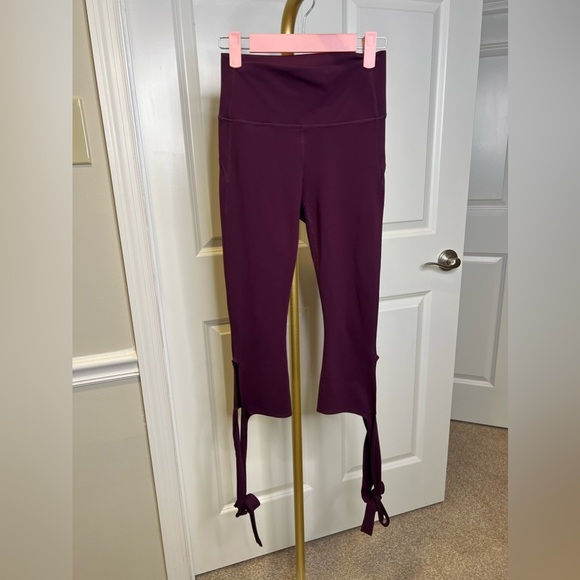 Fabletics tie bottom leggings - Picture 3 of 10
